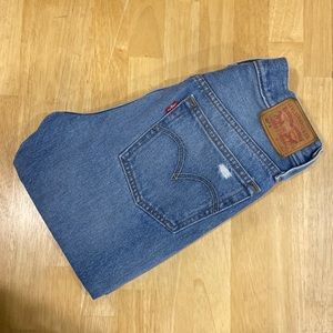 Levi’s 501 Destroyed Skinny Jeans